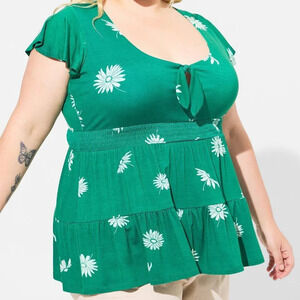 NWT Torrid Green Super Soft Tie Front Keyhole Babydoll Top in Size 2